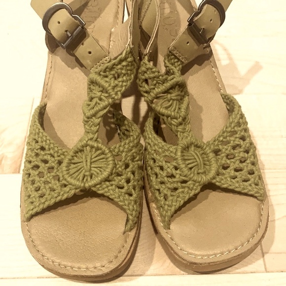 Sundance leather crochet wood sandals by Latigo - Picture 7 of 8